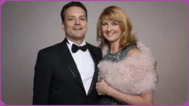 Mit wem ist Holger Stockhaus verheiratet